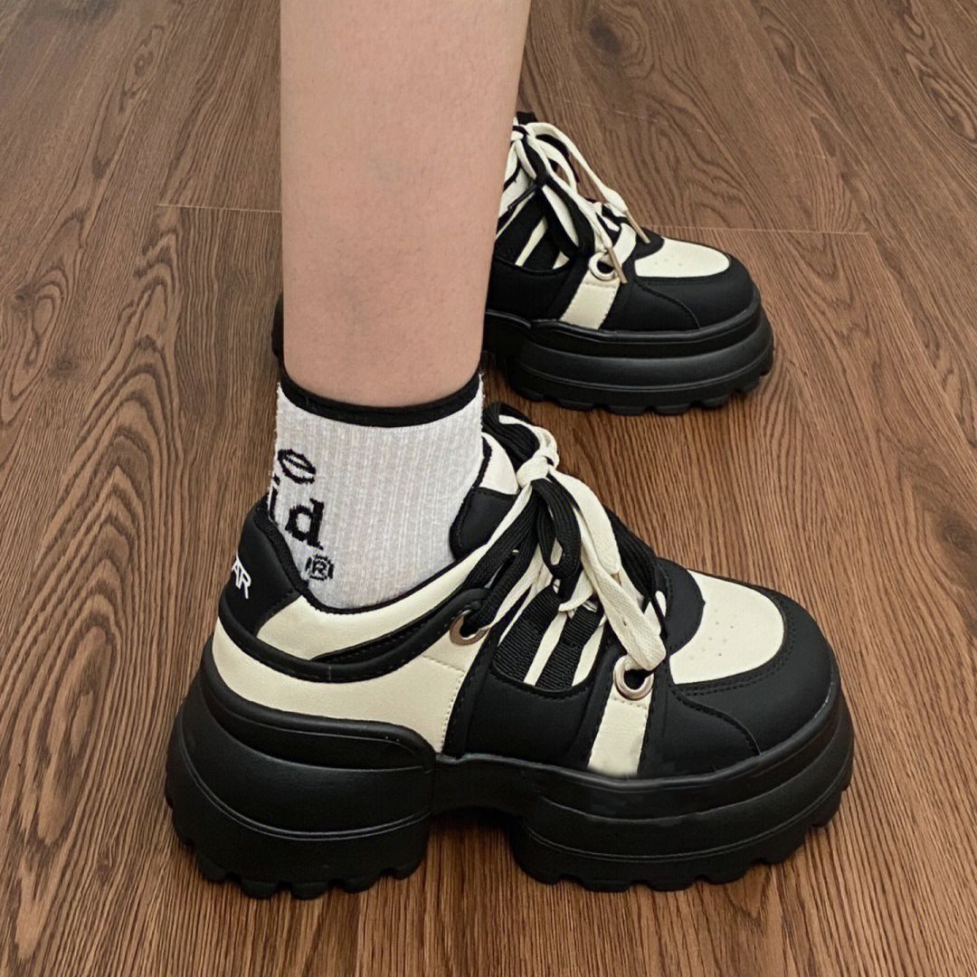 Women Sporty Chunky Sneakers with Non-slip Sole and Breathable Upper Mune Fashion