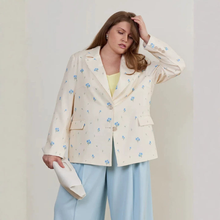 Women’s boxy cut blazer with floral all-over print and flap pockets Mune Fashion