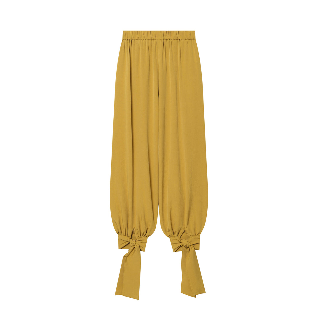Women’s harem pants with high waistband, pleated folds and knotted cuffs Mune Fashion