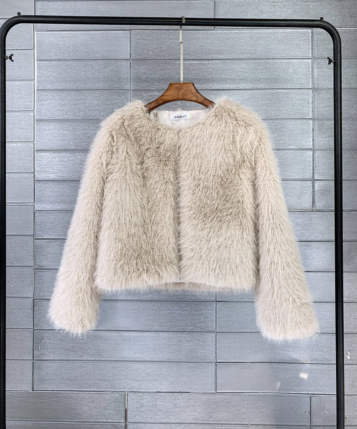Mune | Elegant Short Coat Made Of Faux Fur