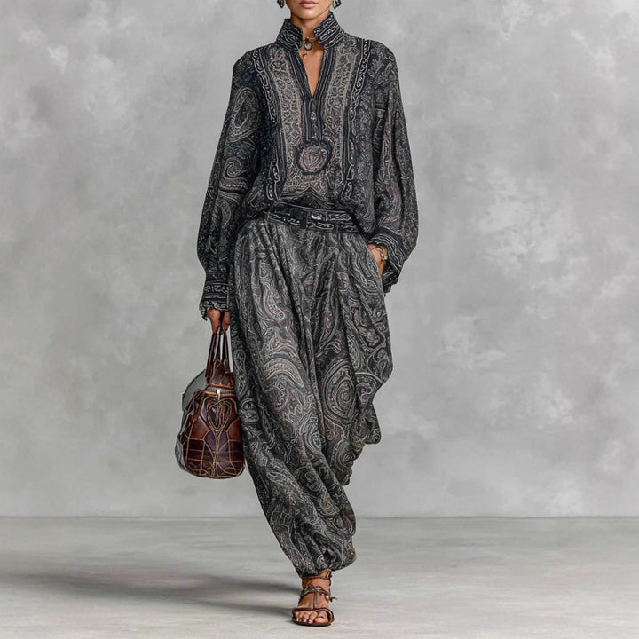 Women Flowing Boho Two-Piece Set with Loose Tunic and Harem Pants in Paisley Design Mune Fashion