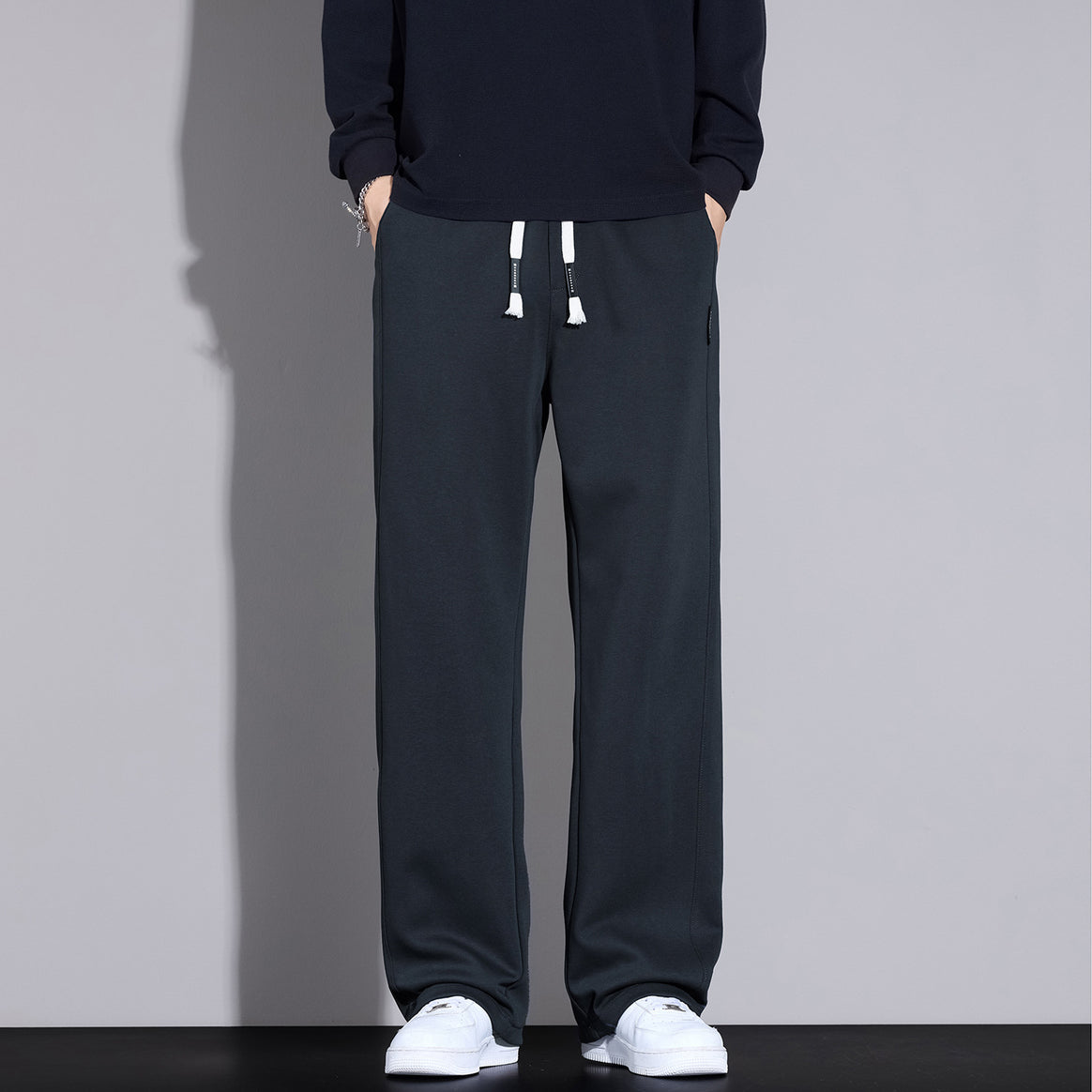 Men's relaxed-fit sweatpants with drawstring and straight leg Mune Fashion
