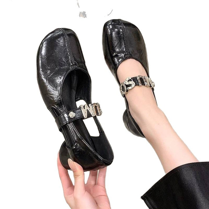 Women's Mary Jane ballet flats with decorative strap, rounded toe area and low block heel Mune Fashion