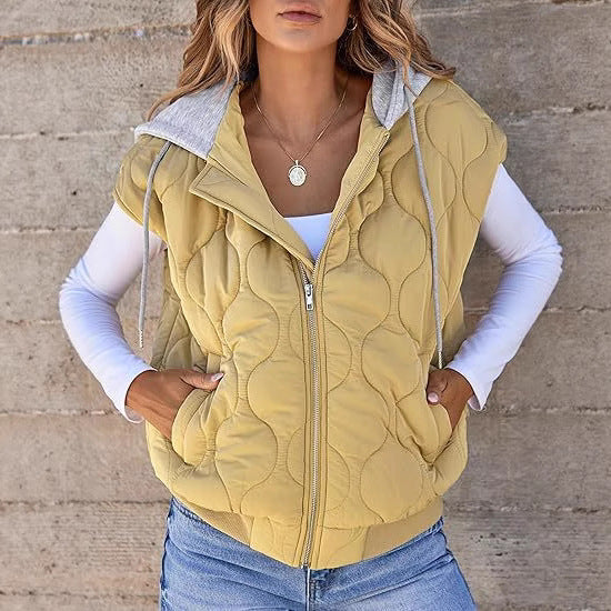 Women's quilted vest with hood, tailored fit and zipper Mune Fashion