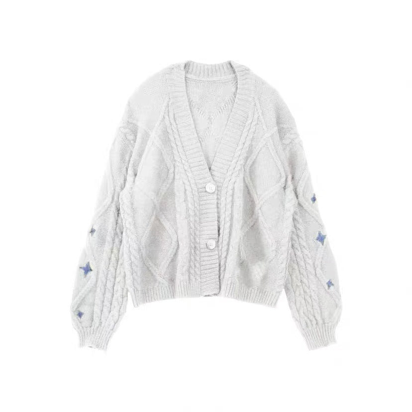 Women's oversized knitted cardigan with cable pattern and star applications V-neck button placket Mune Fashion