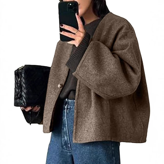 Women's cropped oversized wool jacket with boxy cut and single-button closure Mune Fashion