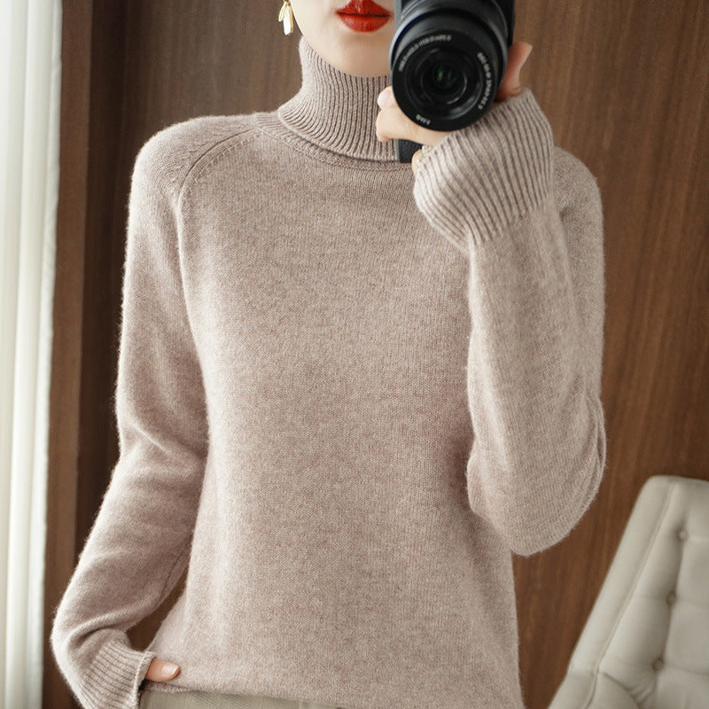 Women's turtleneck sweater made of soft wool blend with extended cuffs Mune Fashion