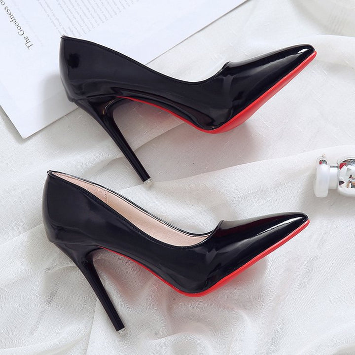 Women's high-gloss pointed toe patent pumps with narrow stiletto heel and contrast sole Mune Fashion