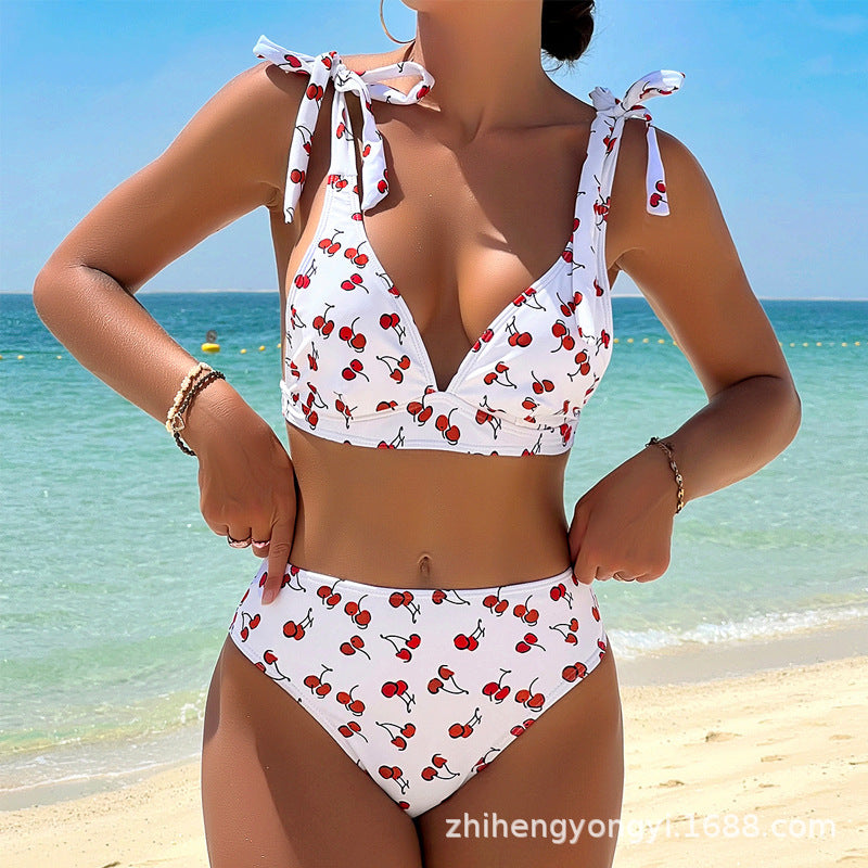 Women's triangle bikini with playful cherry motif Mune Fashion