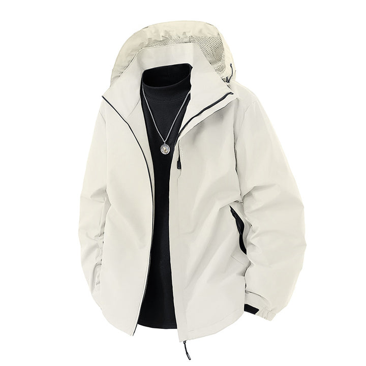 Men's lightweight weatherproof softshell jacket with adjustable hood, windproof outer layer and breathable mesh lining Mune Fashion