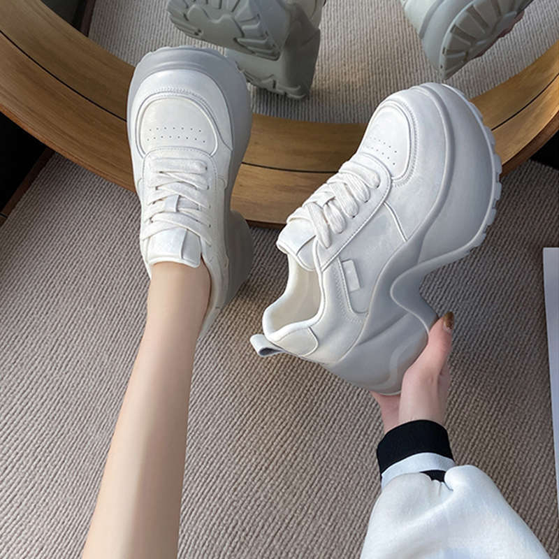 Women's Chunky Sneakers with ergonomic cushioning and sporty profile Mune Fashion