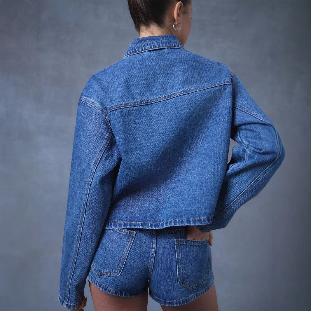 Women's short denim jacket with decorative knot closures, boxy silhouette and shirt collar Mune Fashion
