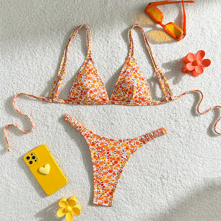 Women's triangle bikini with playful floral design Mune Fashion