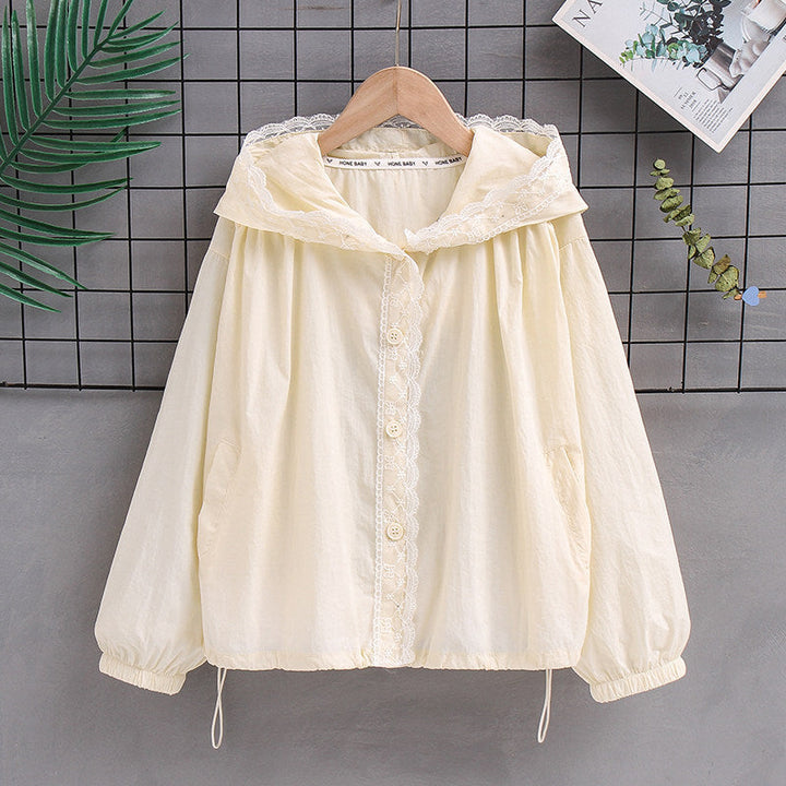 Women's lightweight hooded jacket with lace detail, elastic hem and side pockets Mune Fashion