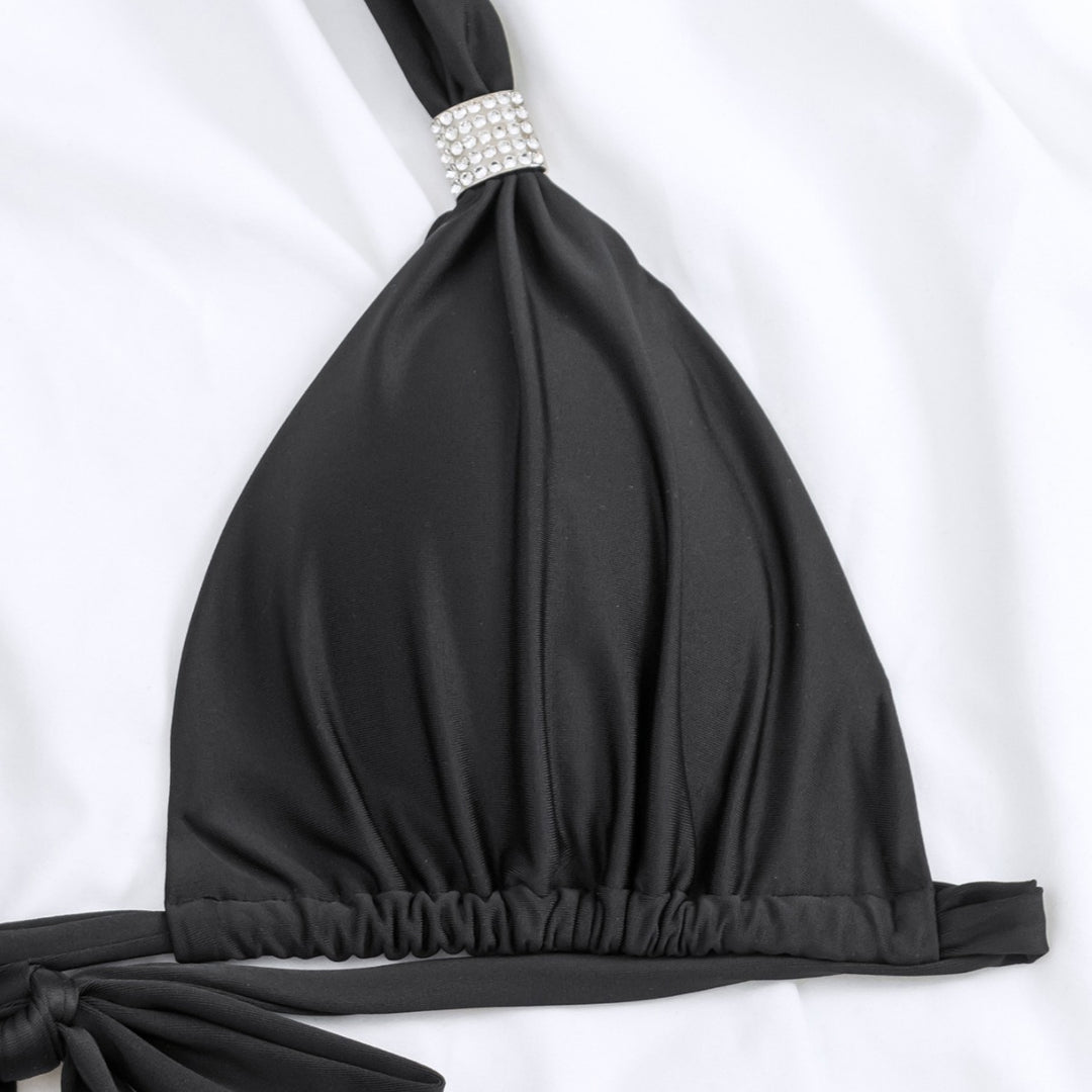 Ladies triangle bikini with elegant metal closure and high leg cut Mune Fashion