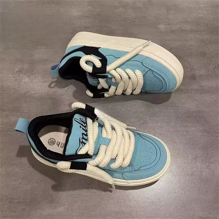 Women’s fashionable sneakers with ultra-light sole from Mune Fashion