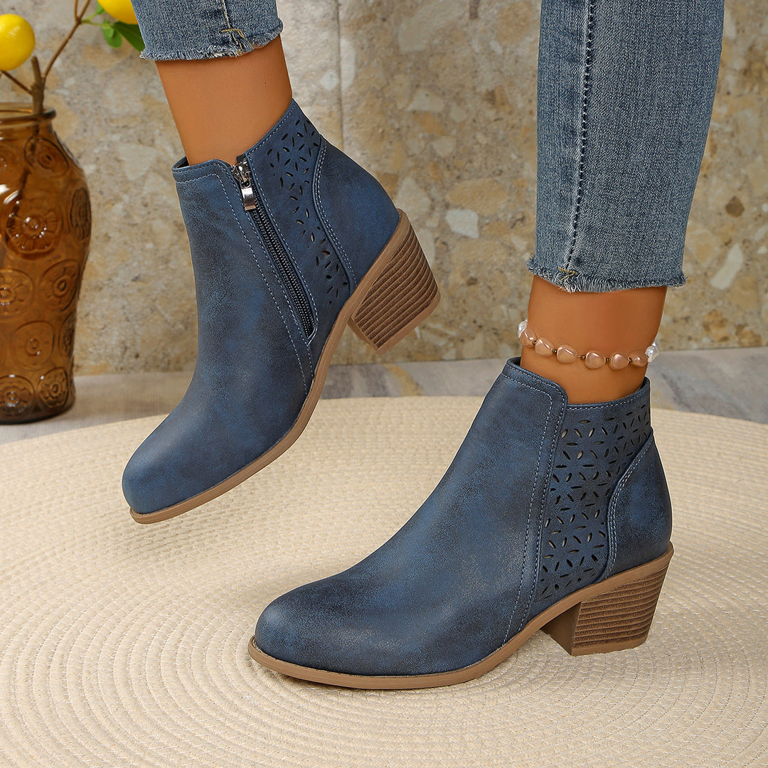 Women's ankle-high ankle boots with laser-cut perforation, side zipper, and mid-high block heel Mune Fashion