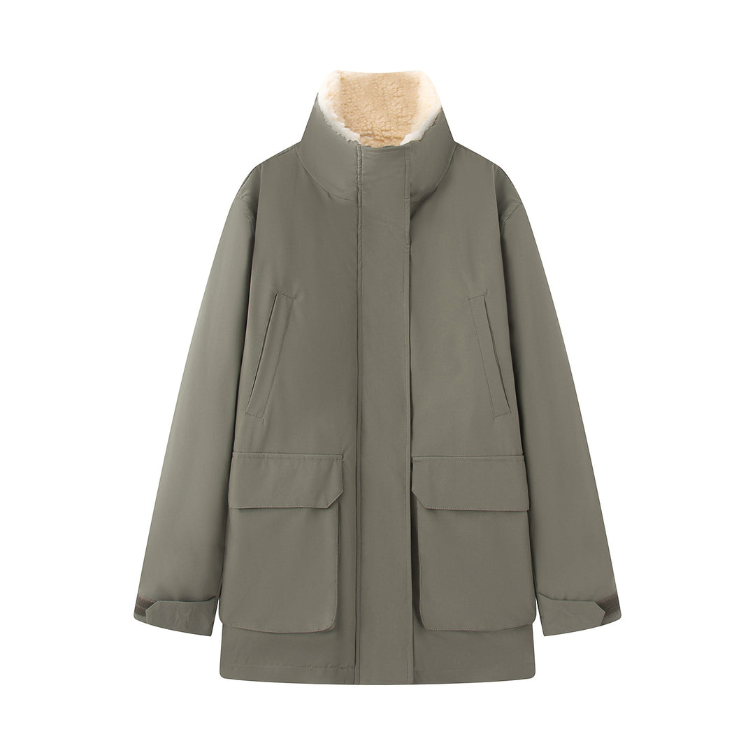 Women's oversized parka with high teddy-lined stand collar, concealed front placket and large flap pockets Mune Fashion
