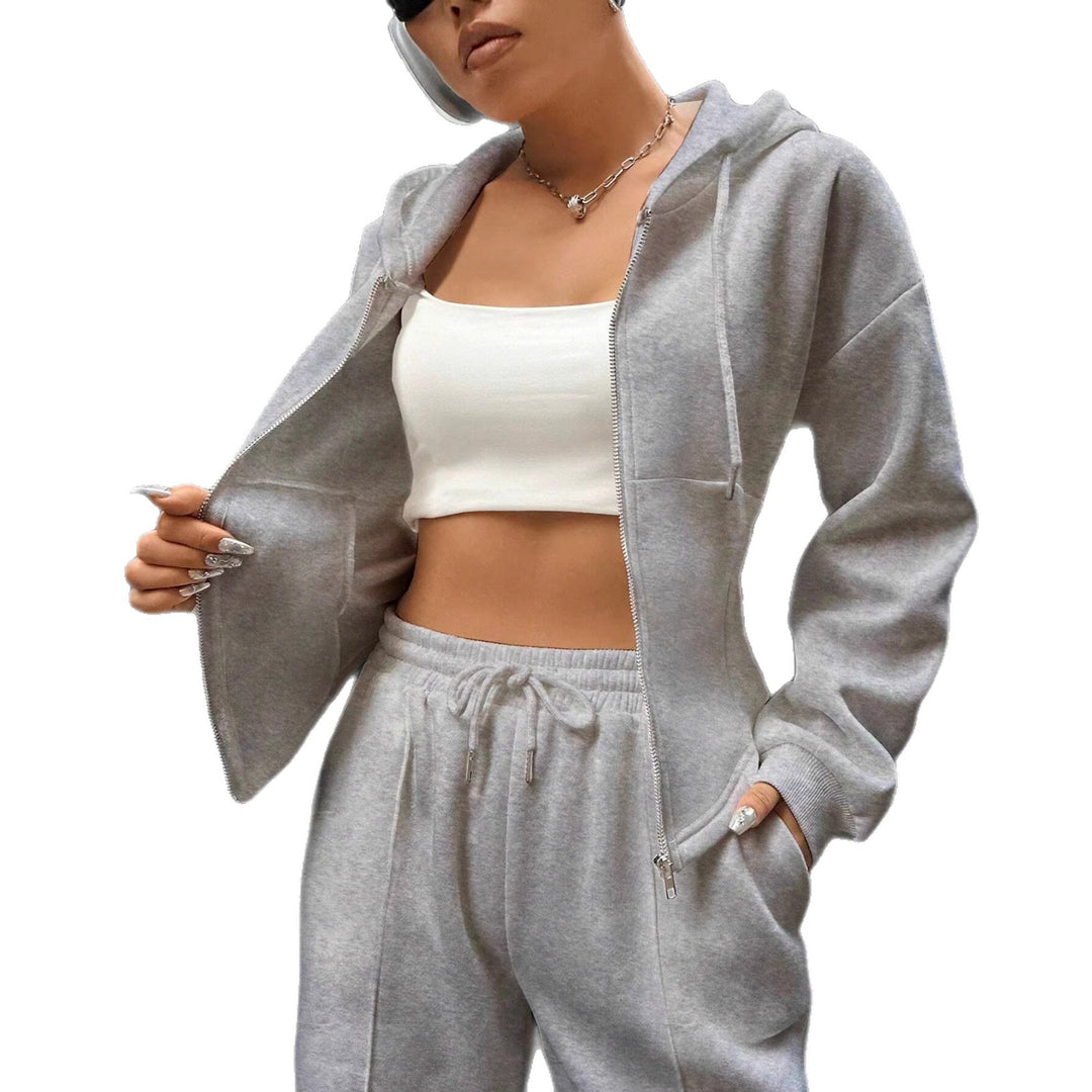 Women’s loungewear set with fitted hooded jacket and loose fleece jogging pants Mune Fashion