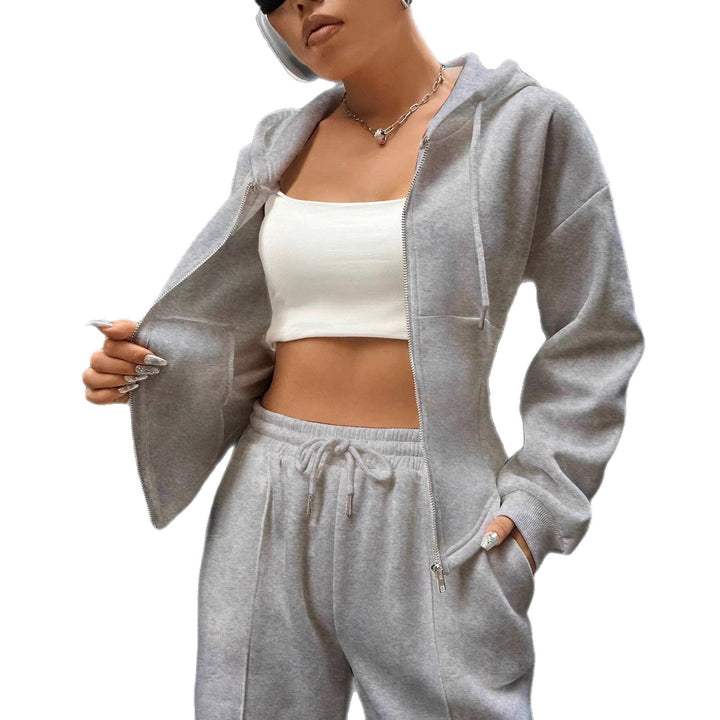 Women’s loungewear set with fitted hooded jacket and loose fleece jogging pants Mune Fashion