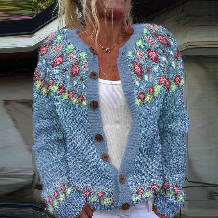 Women's patterned cardigan with round yoke, wooden buttons, and welt pockets Mune Fashion