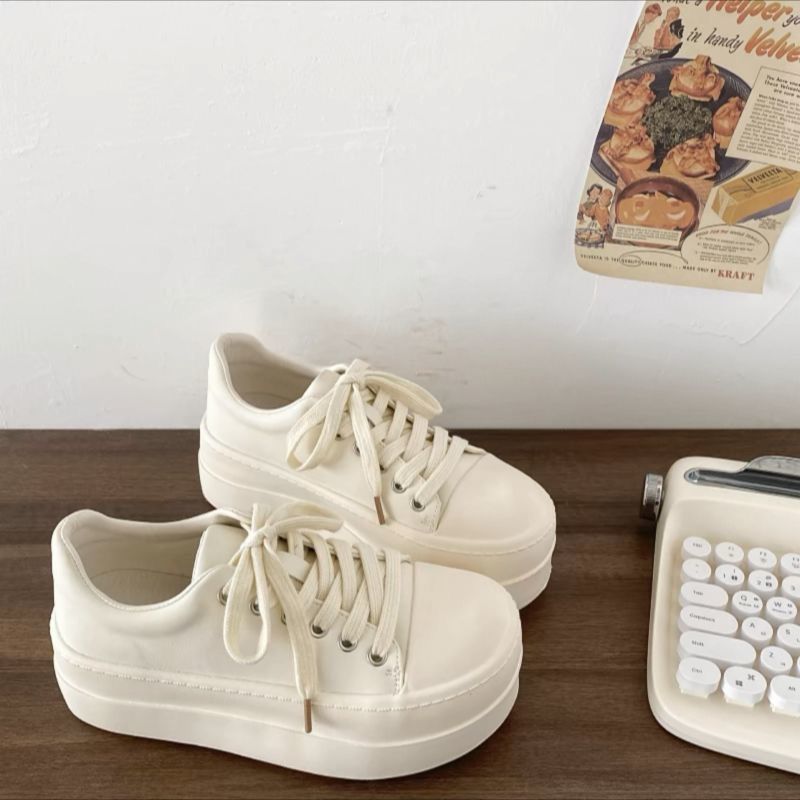 Women’s Platform Sneaker with Comfortable Cushioning and Stylish Design Mune Fashion