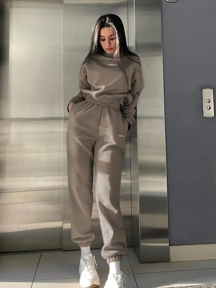 Women's Oversized Short Cut Sweatshirt with High Waist Fleece Jogging Pants Set Mune Fashion