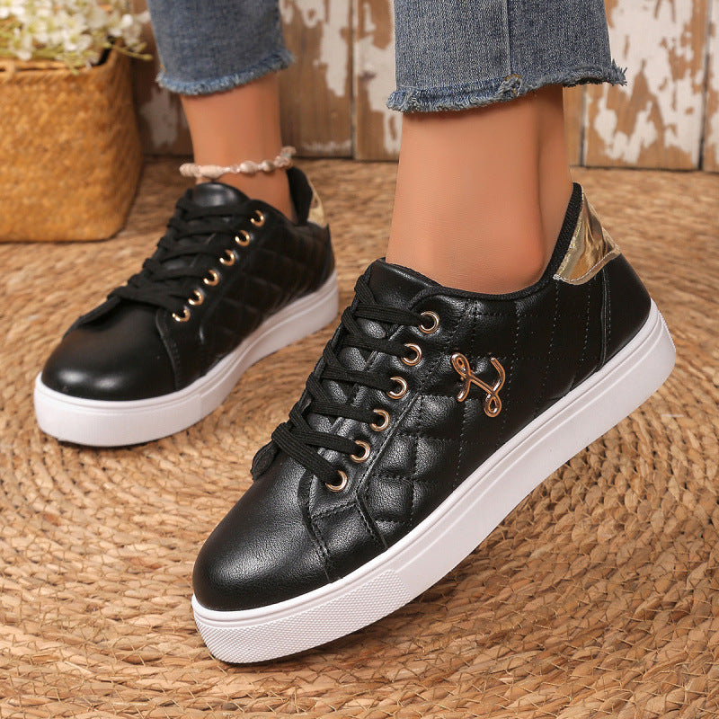 Women's fashionable sneakers with quilted pattern and elegant details Mune Fashion