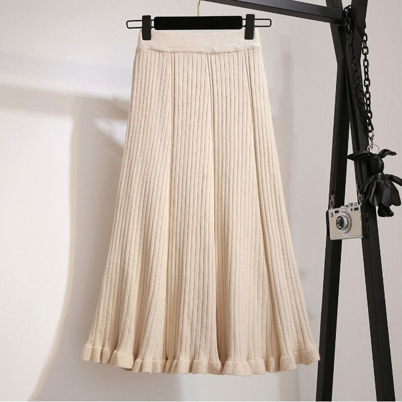 Women's Pleated Skirt with Voluminous Hem Mune Fashion