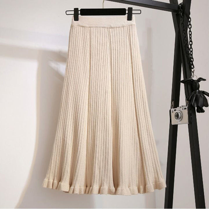 Women's Pleated Skirt with Voluminous Hem Mune Fashion