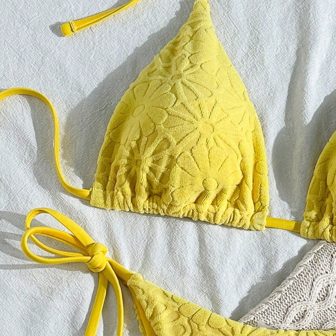 Women's Triangle Bikini with Floral Embroidery Mune Fashion