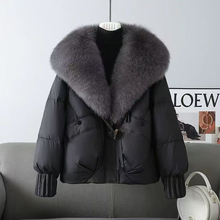 Women's short padded jacket with luxurious faux fur collar and tailored drawstring Mune Fashion