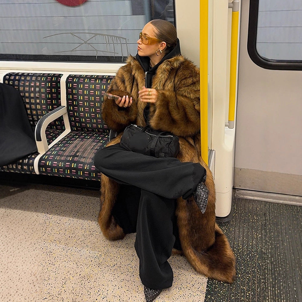Women's Oversize Faux Fur Coat with Hood and Luxurious Fur Look Mune Fashion