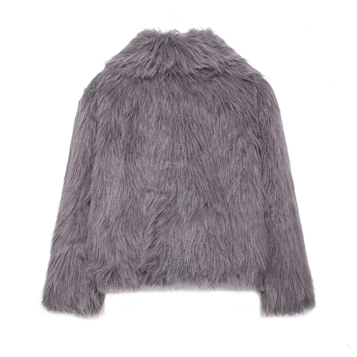 Women's cropped oversized faux fur jacket with voluminous shawl collar and inner thermal lining Mune Fashion