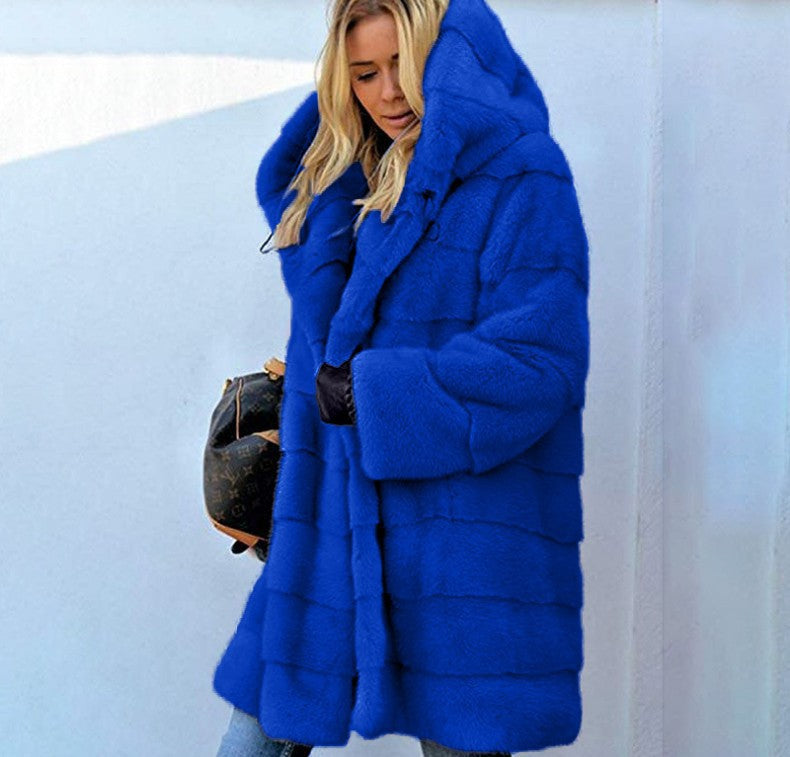 Women's oversized faux fur coat with hood and quilted panel design Mune Fashion