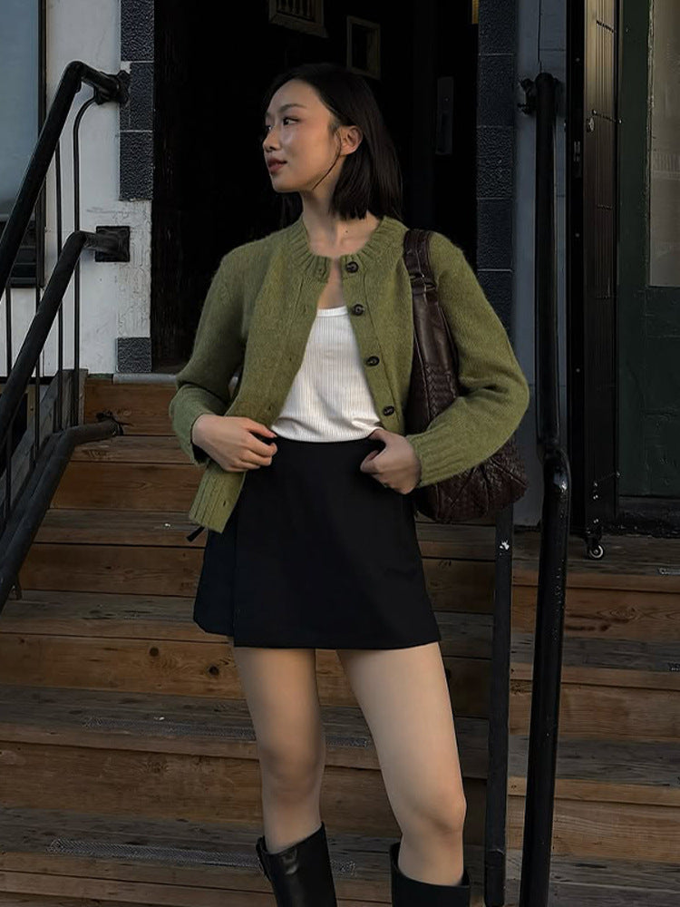 Women's Short Mohair-Look Cardigan with Crew Neck, Ribbed Cuffs and Button Closure Mune Fashion