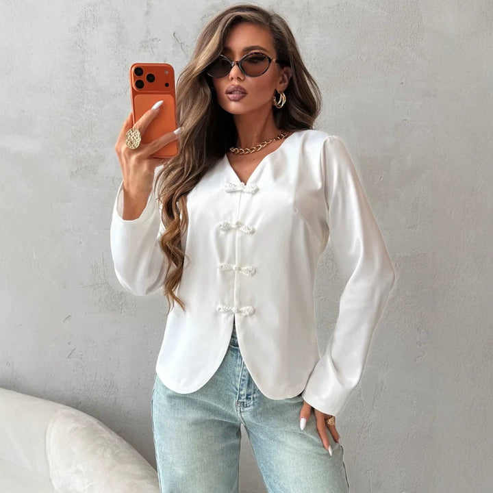 Ladies blouse with V-neck, Chinese cord closures and slightly fitted silhouette Mune Fashion