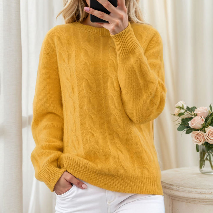Women's cozy cable knit sweater with round neck Mune Fashion