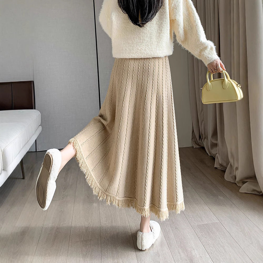 Ladies maxi skirt with fringes and cable knit pattern Mune Fashion