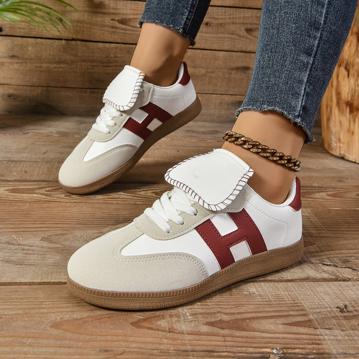 Women's Fashion Sneakers with Elegant Flap Accent and Non-slip Sole Mune Fashion