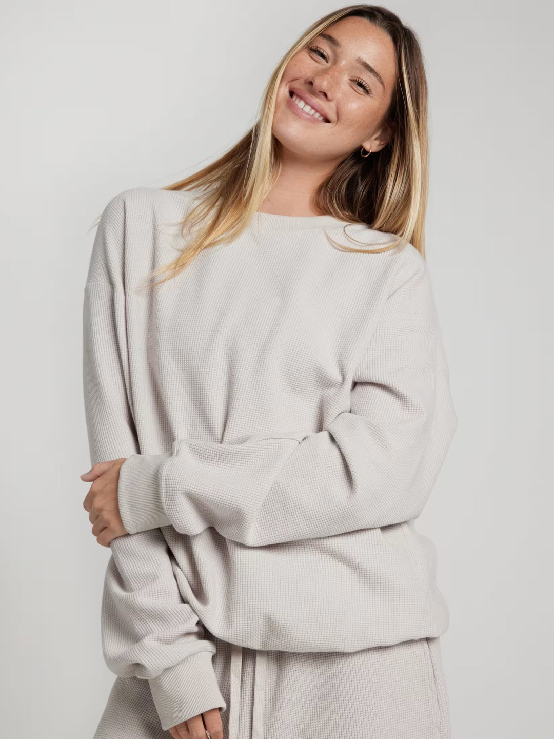 Ladies spacious waffle knit loungewear set with round neck and drawstring pants Mune Fashion