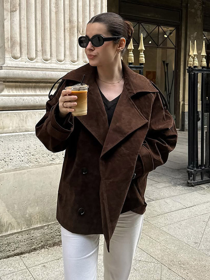 Women's short trench coat in suede look with wide lapels and boxy silhouette Mune Fashion