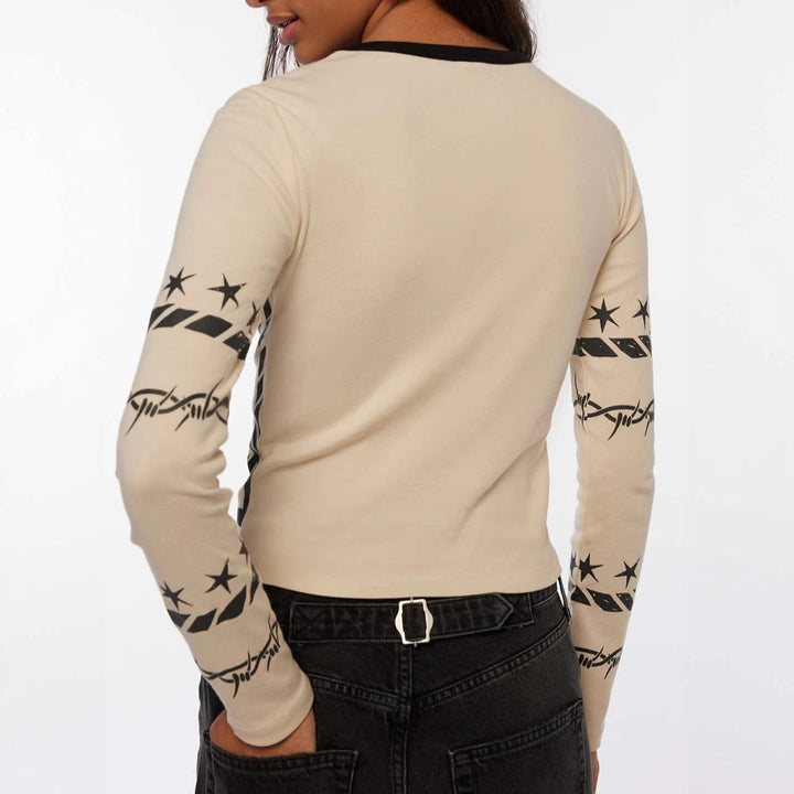 Women's Cropped Long Sleeve Shirt with Fitted Cut and Allover Heart Print Mune Fashion