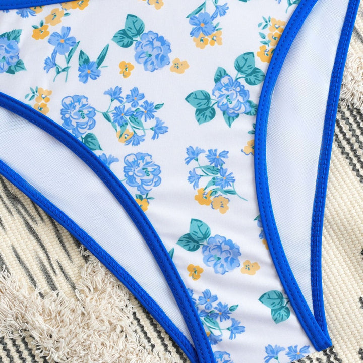 Women's bikini set with playful flower design and comfortable fit Mune Fashion