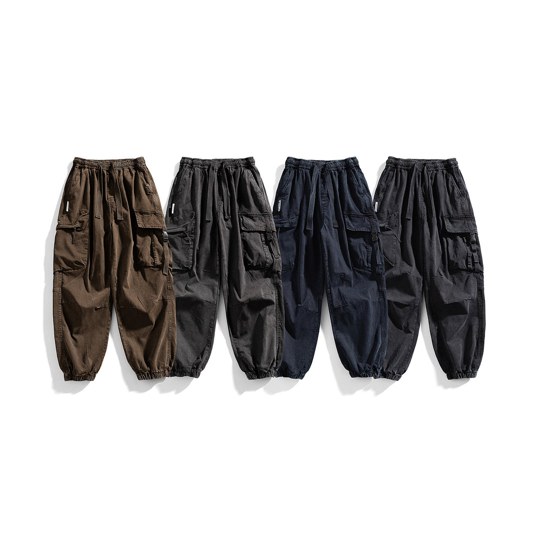 Men's utility cargo jogger with elastic waistband, multiple pockets and drawstring