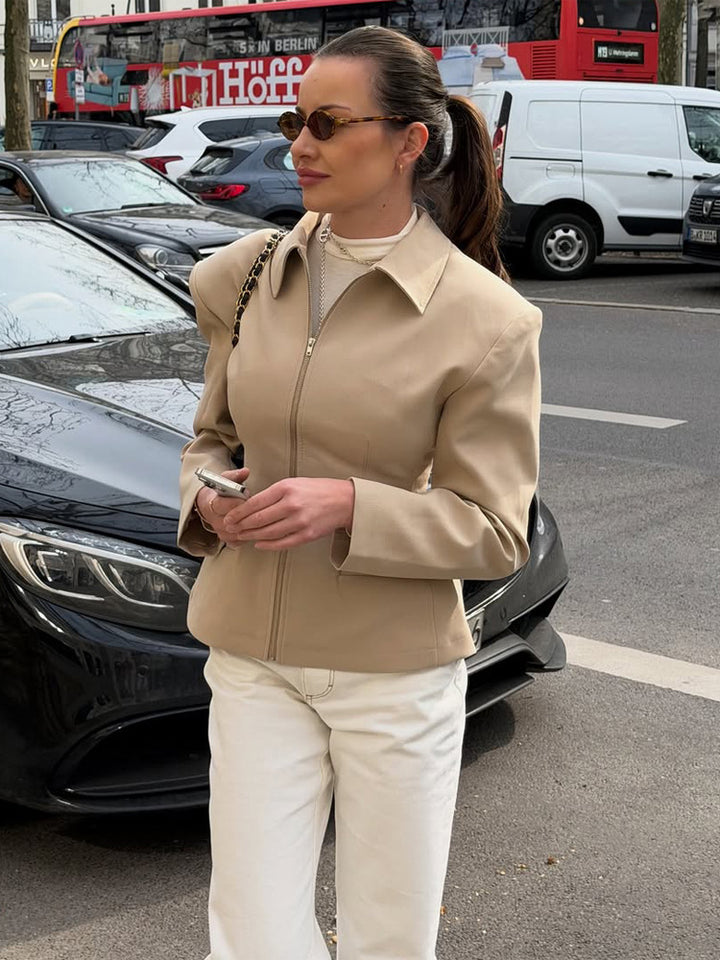 Women's Tailored Short Jacket made of vegan leather imitation with shirt collar and concealed zipper Mune Fashion