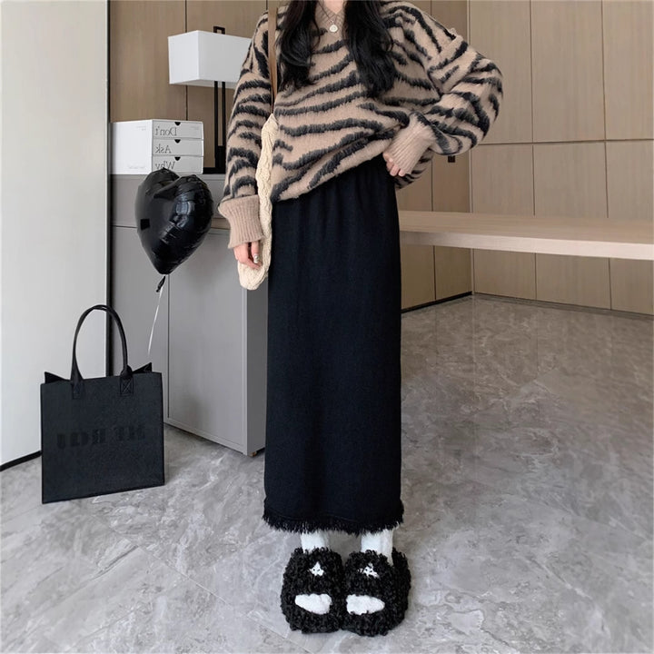 Women Long Pleated Skirt with Fringes Mune Fashion