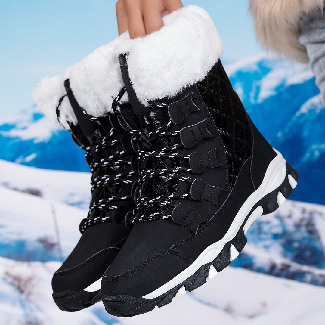 Ladies thermal snow boots with quilted insulation, teddy lining, and grippy profile sole Mune Fashion