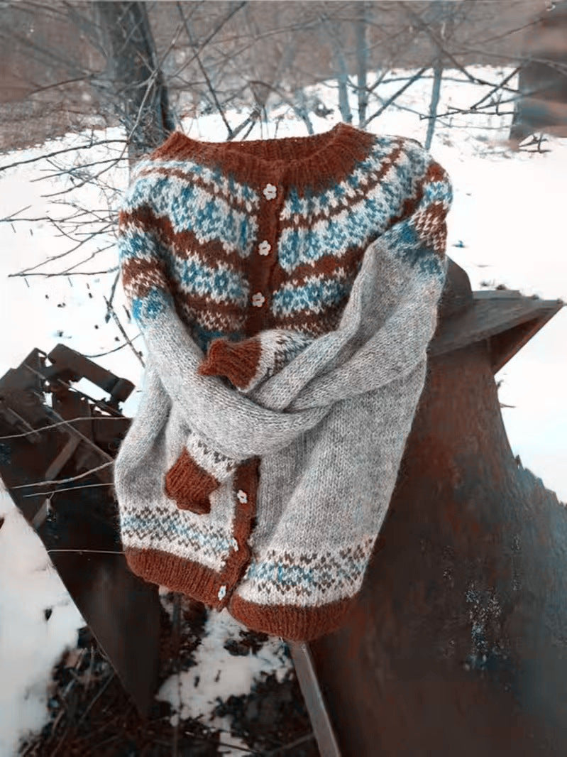 Women's patterned cardigan with round yoke, wooden buttons, and welt pockets Mune Fashion