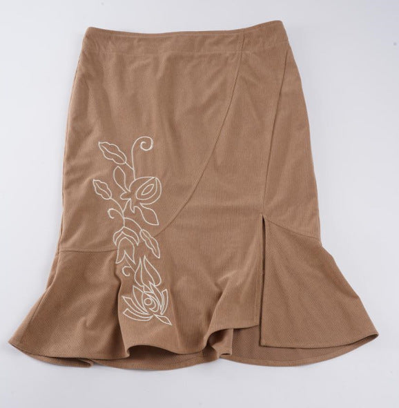 Women's flared midi skirt with side floral embroidery and ruffle Mune Fashion